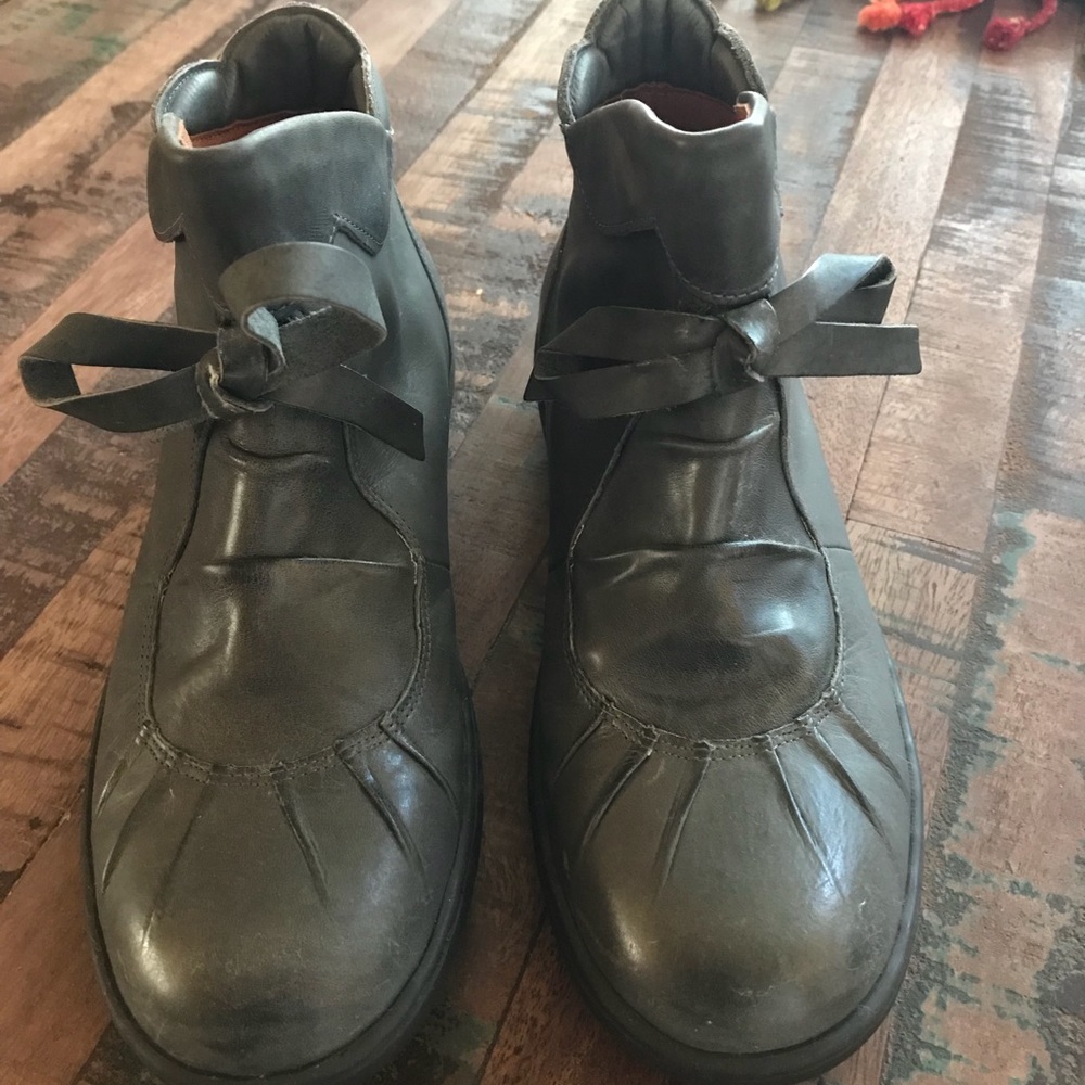 NWOT-DK booties